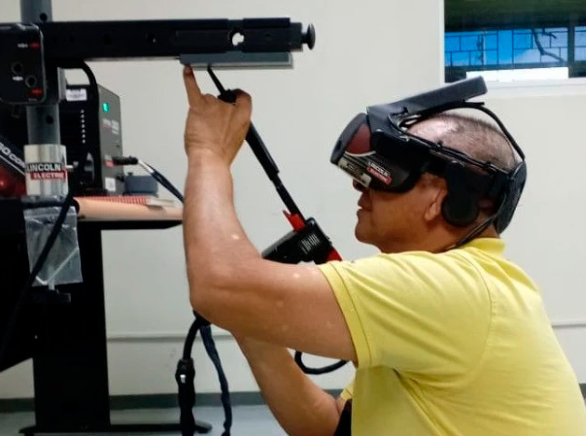 Con PERSPECTIVAS apoyamos la capacitación de migrantes retornados con realidad virtual.